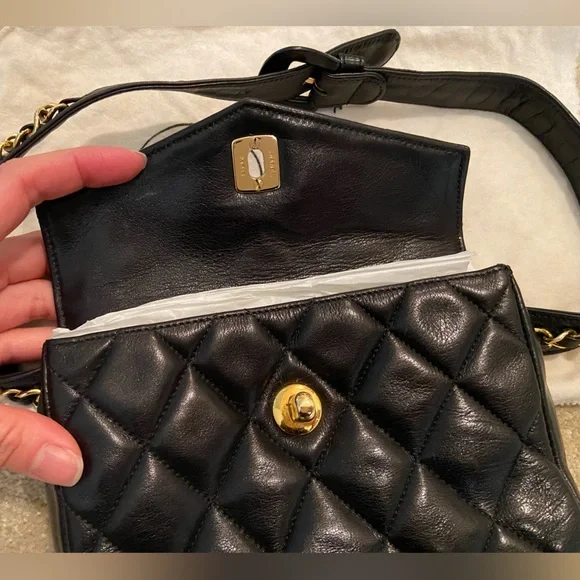 Chanel black quilted leather chained waist bag - Picture 3 of 11